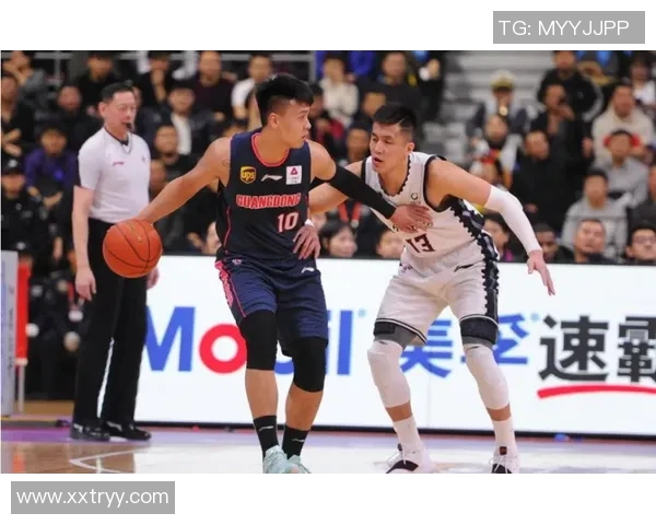 武汉篮球队以74分稳居总决赛积分榜首位展现强劲实力